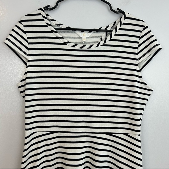 NWT C Label Black and White Striped Short Sleeve Dress Size - Picture 2 of 10